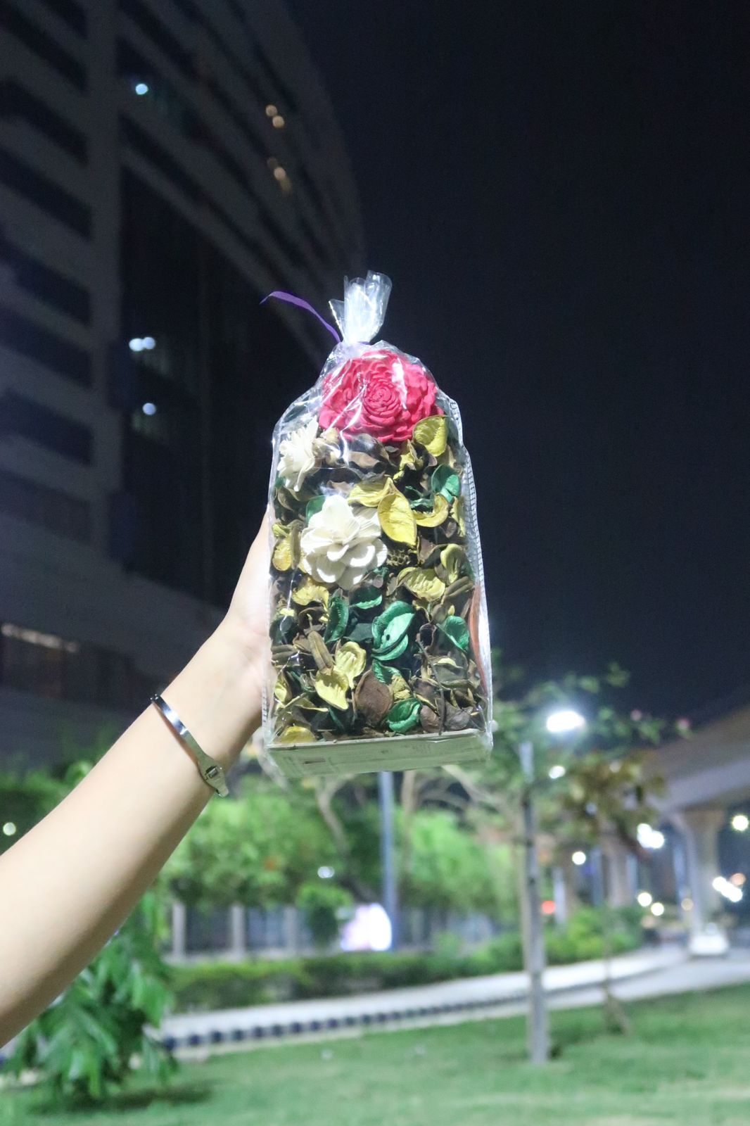 πΈ Scented Flower β Long-Lasting Fragrant Flower Arrangement
