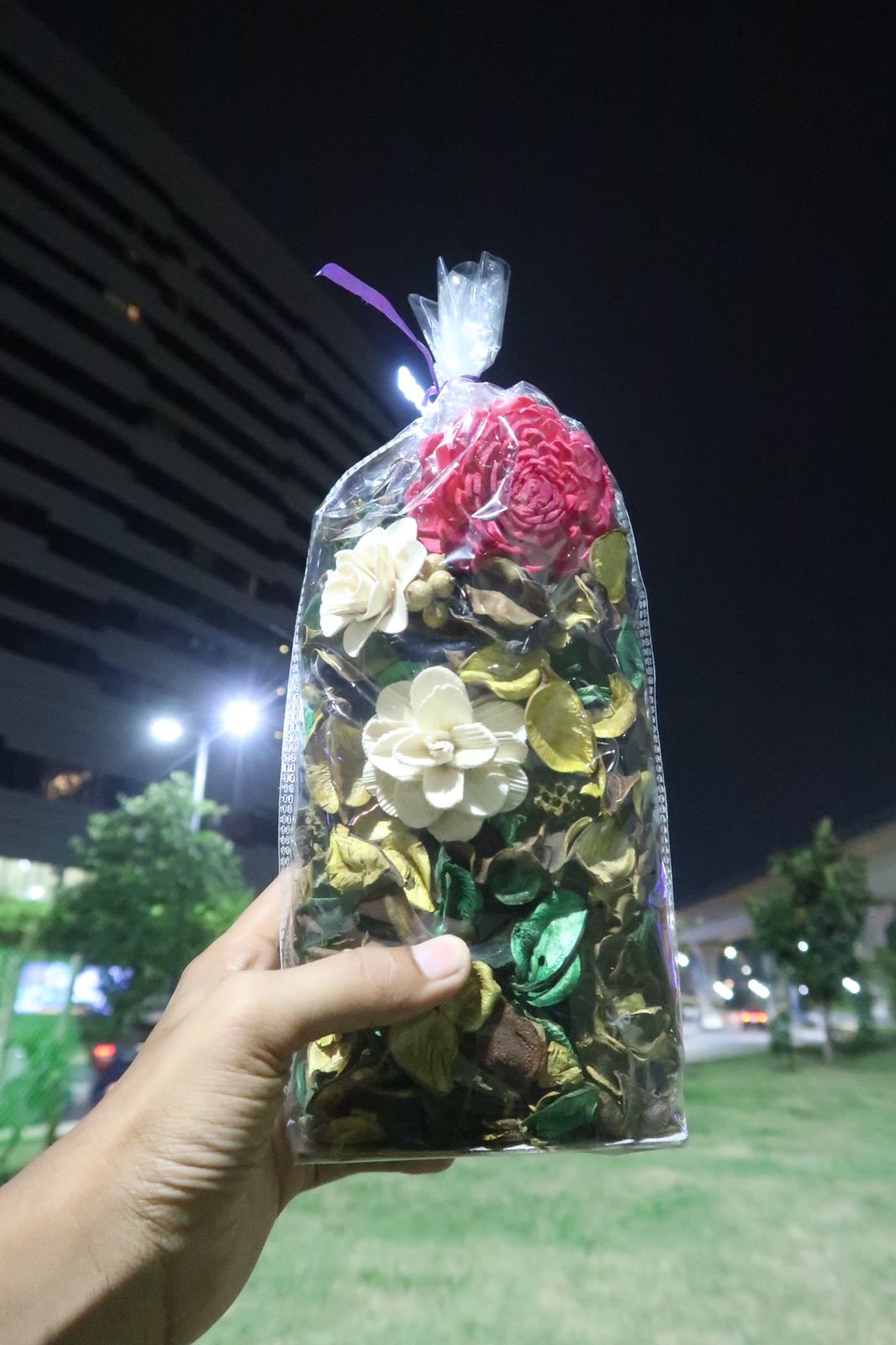 πΈ Scented Flower β Long-Lasting Fragrant Flower Arrangement