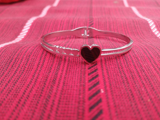 Elegant Trio Bangle Set – Set of 3 Stylish Bangles for Women.